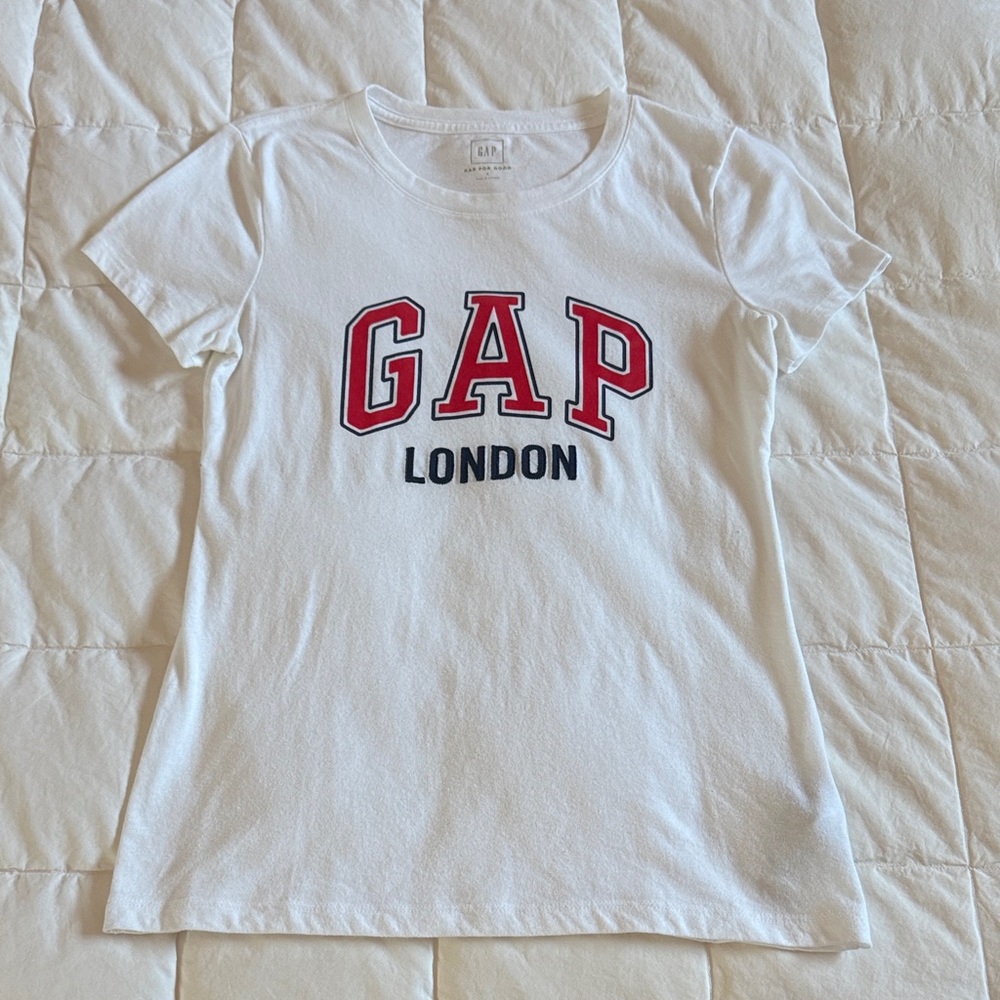 GAP London White Tee